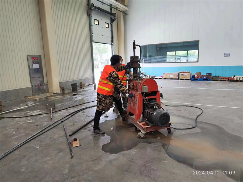 铁力厂房地面下沉塌陷注浆加固施工